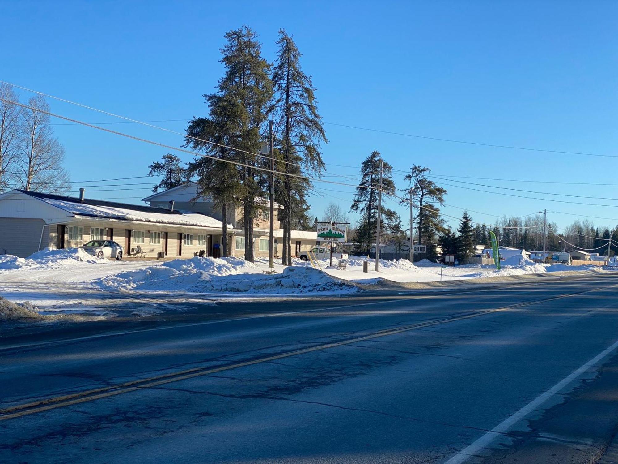Pine Ridge Motel Тимминс Экстерьер фото